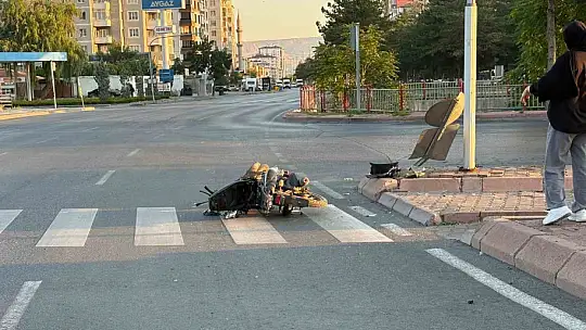 Kayseri'de otomobilin çarptığı motosiklet sürücüsü ağır yaralandı