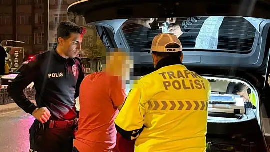 Kayseri'de otomobiliyle uyuyakalan sürücüye 25 bin TL idari para cezası yazıldı