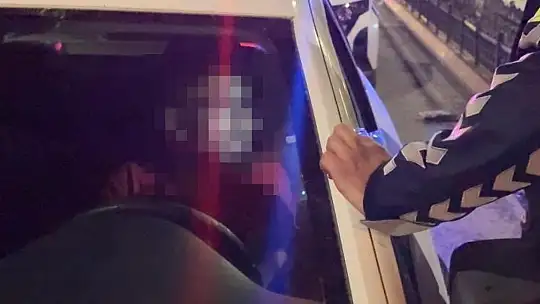 Kayseri'de otomobiliyle uyuyakalan sürücüye 25 bin TL idari para cezası yazıldı