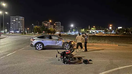 Kayseri'de otomobille çarpışan motosikletin sürücüsü yaralandı