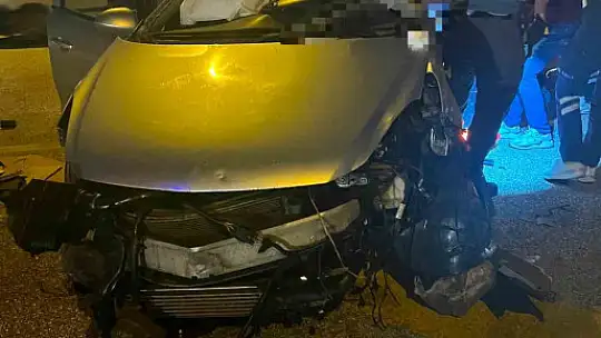 Kayseri'de otomobille hafif ticari araç çarpıştı: 1 ölü, 6 yaralı
