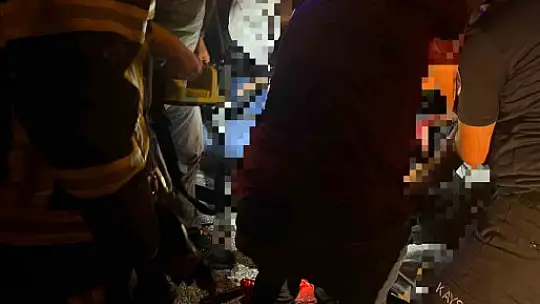 Kayseri'de otomobille hafif ticari araç çarpıştı: 1 ölü, 6 yaralı