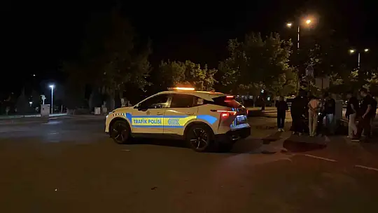 Kayseri'de otomobille motosiklet çarpıştı: 1'i ağır 2 yaralı