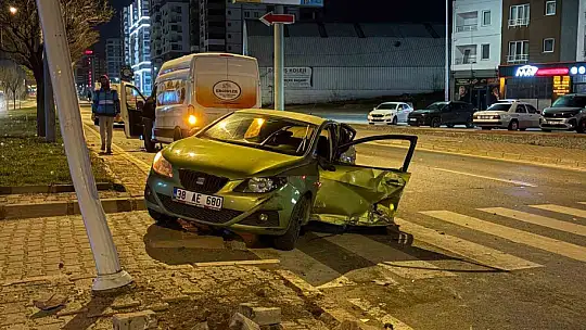 Kayseri'de otomobille panelvan araç çarpıştı: 1 yaralı