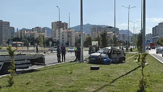 Kayseri'de otomobiller çarpıştı: 2 ölü, 2 yaralı