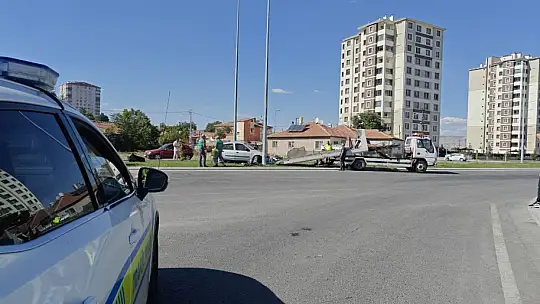 Kayseri'de otomobiller çarpıştı: 2 ölü, 2 yaralı