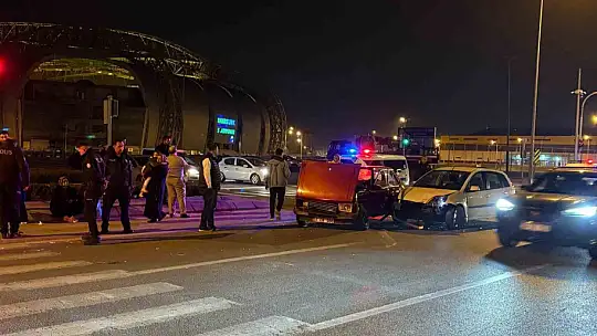 Kayseri'de otomobiller çarpıştı: 1 yaralı