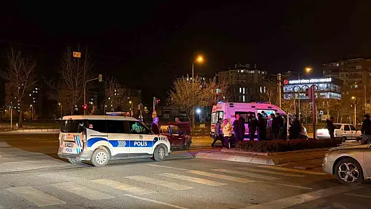Kayseri'de otomobiller çarpıştı: 1 yaralı