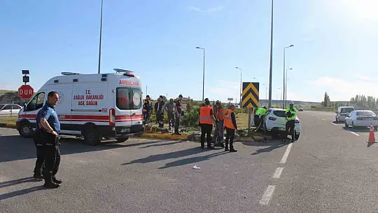 Kayseri'de otomobiller çarpıştı: 1'i ağır 6 yaralı