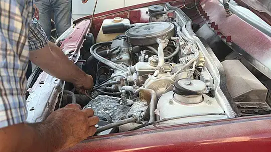 Kayseri'de park halindeki otomobilde yangın