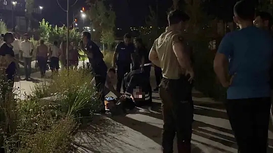 Kayseri'de parkta bıçaklı kavga: 1'i ağır, 3 yaralı