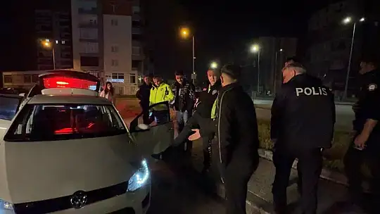 Kayseri'de polisin durdurduğu alkollü sürücü 40 bin TL cezayı mutlulukla karşıladı