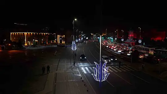 Kayseri'de Ramazan, ışık ve renk şöleni ile karşılandı
