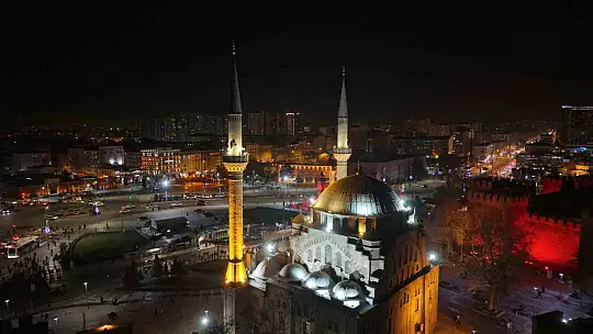 Kayseri'de Ramazan, ışık ve renk şöleni ile karşılandı