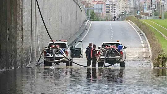 Kayseri'de sağanağın etkisi gün ağarınca ortaya çıktı