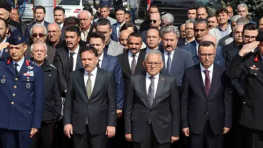 Kayseri'de şehitler mezarları başında anıldı