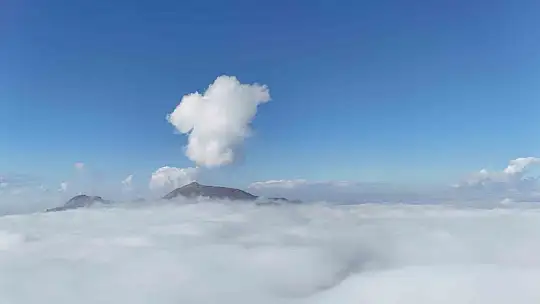 Kayseri'de sis bulutlarının üzerinden görüntüler hayran bıraktı