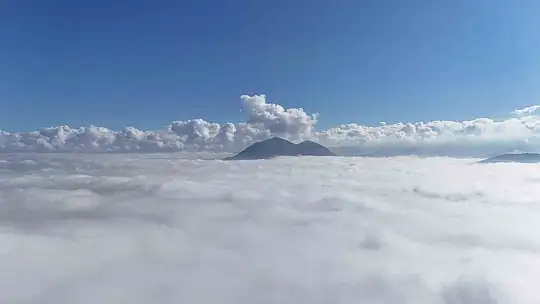 Kayseri'de sis bulutlarının üzerinden görüntüler hayran bıraktı