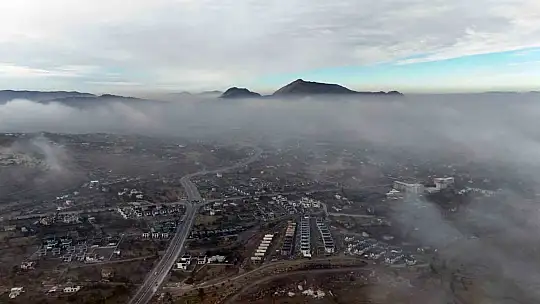 Kayseri'de sis etkisini sürdürüyor