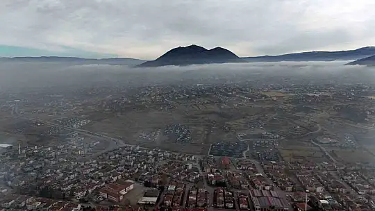 Kayseri'de sis etkisini sürdürüyor