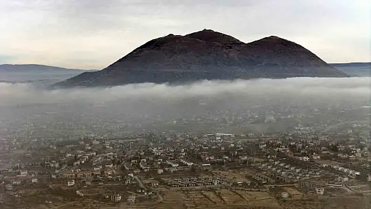 Kayseri'de sis etkisini sürdürüyor