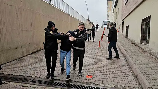 Kayseri'de suç örgütüne yönelik operasyonda 5 tutuklama