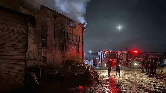 Kayseri'de sünger fabrikasında yangın