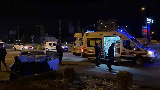 Kayseri'de SUV araç ile otomobil çarpıştı: 3'ü ağır 4 yaralı