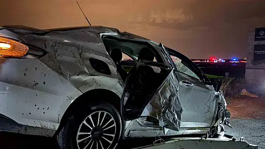Kayseri'de takla atan otomobilde anne ve oğlu yaralandı