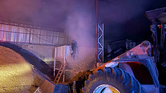 Kayseri'de talaş briketleme makinasında çıkan yangın büyümeden söndürüldü