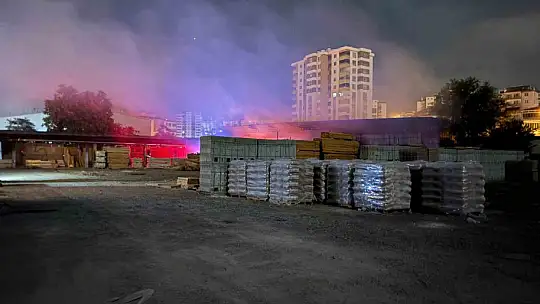 Kayseri'de talaş briketleme makinasında çıkan yangın büyümeden söndürüldü