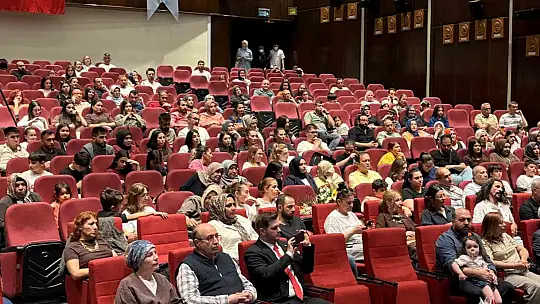 Kayseri'de talasemi hastaları ve aileler konserde moral buldu