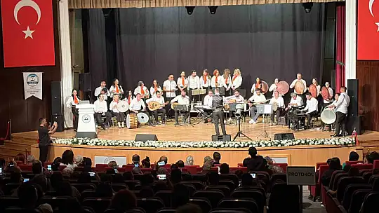 Kayseri'de talasemi hastaları ve aileler konserde moral buldu