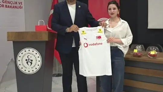 Kayseri'de voleybol sezonu öncesi bilgilendirme toplantısı yapıldı