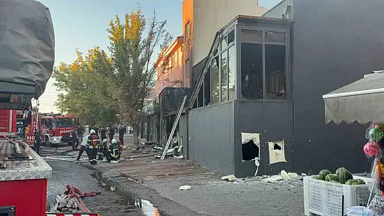 Kayseri'de yangın depoyu küle çevirdi