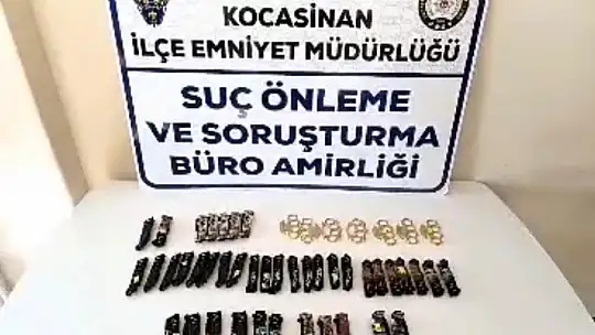Kayseri'de yasaklı bıçak operasyonu: Çok sayıda sustalı ve muşta ele geçirildi