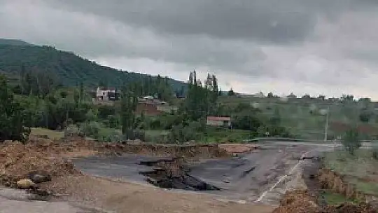 Kayseri'de Yaşar Karayel Viyadüğü'nde çökme meydana geldi