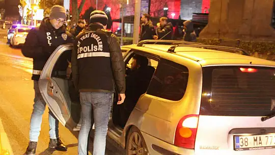 Kayseri'de yılbaşında araç ve yayalar denetlendi