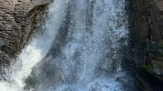 Kayseri'de yıllar sonra tekrar akan şelale uğrak noktası haline geldi