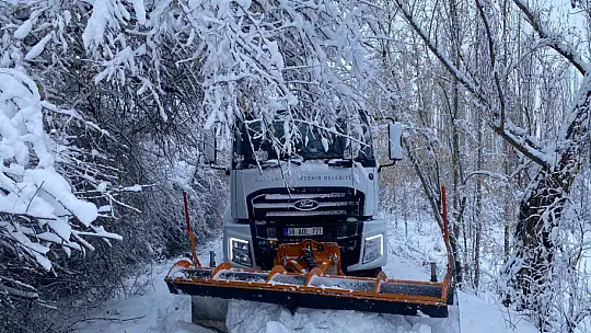 Kayseri'de yoğun kar nedeniyle kapanan 195 mahalle yolu ulaşıma açıldı