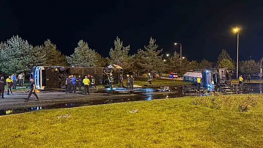 Kayseri'de yolcu otobüsü yakıt tankeri ile çarpıştı, yaralılar var.