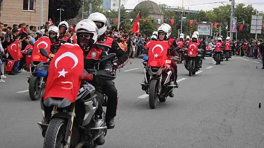 Kayseri'de Zafer Bayramı coşkuyla kutlandı