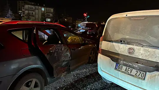 Kayseri'de zincirleme kaza: 1 yaralı