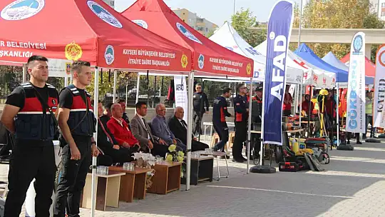 Kayseri'deki bütün okullarda deprem tatbikatı yapıldı