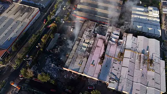 Kayseri'deki fabrika yangınına 94 araç 12 iş makinesi müdahale etti
