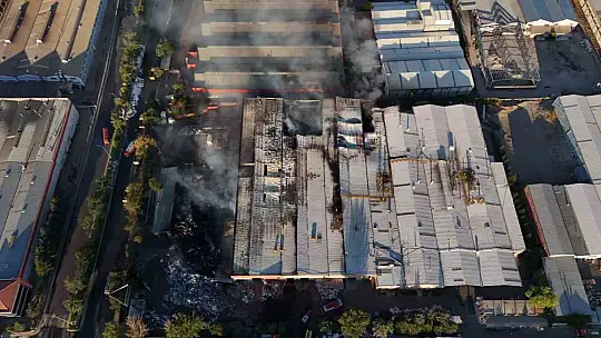 Kayseri'deki fabrika yangınına 94 araç 12 iş makinesi müdahale etti