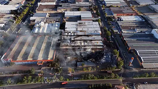 Kayseri'deki fabrika yangınına 94 araç 12 iş makinesi müdahale etti