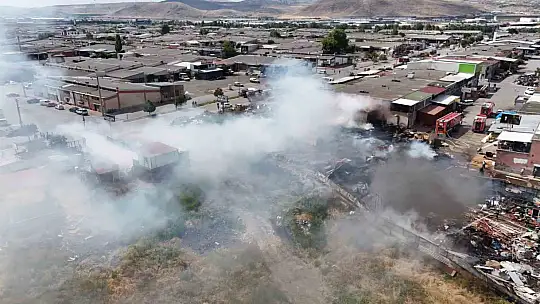 Kayseri'deki hurda yangını 2 saatte söndürüldü