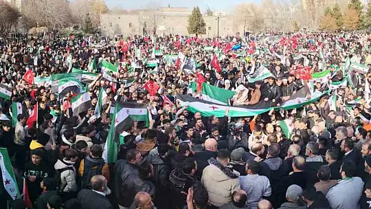 Kayseri'deki Suriyeliler özgürlüğü kutluyor