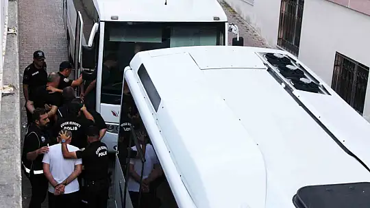 Kayseri'deki yeni nesil suç örgütü operasyonunda gözaltına alınan 32 şüpheli adliyede